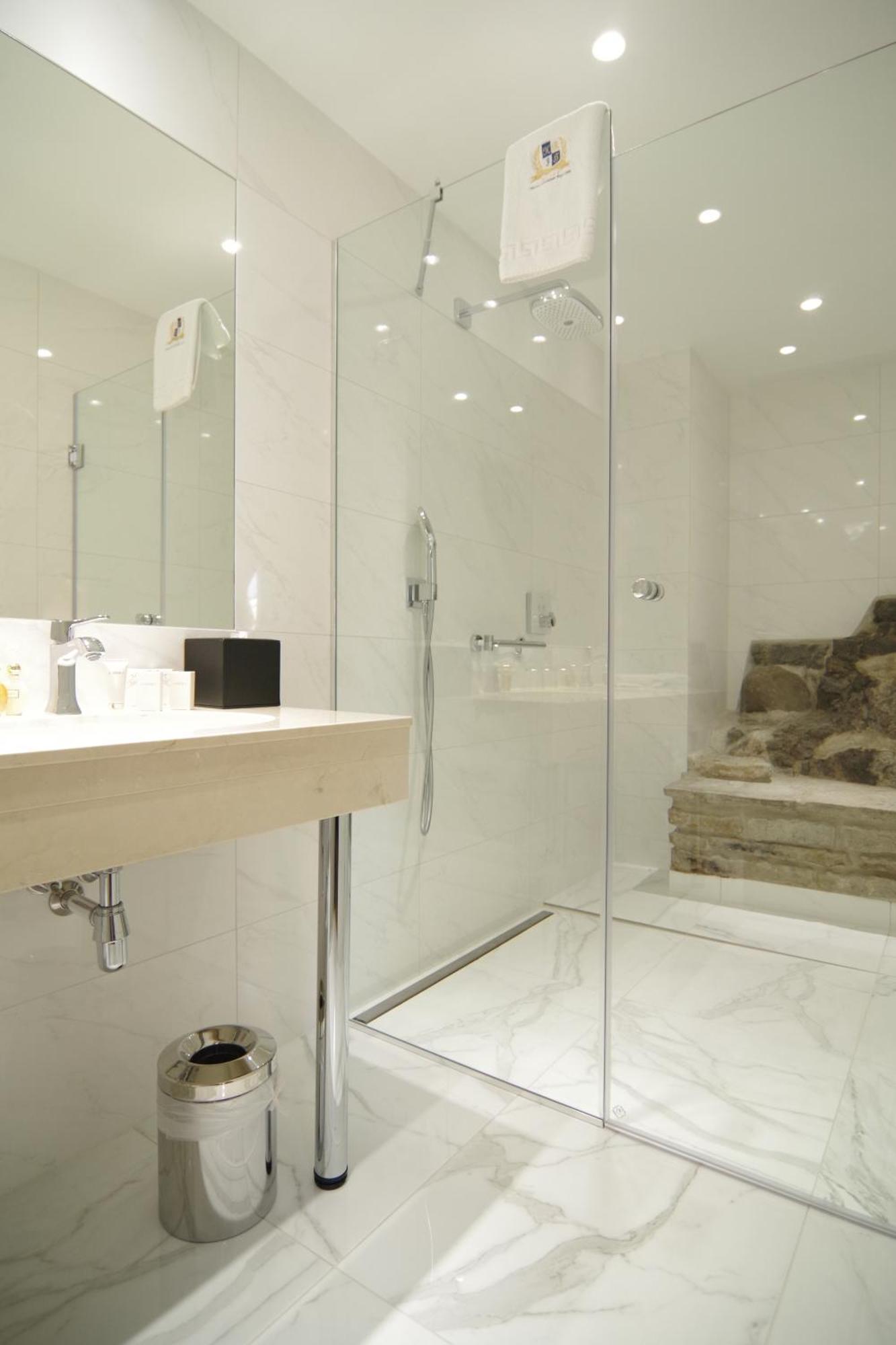Regent Viešbutis 5*